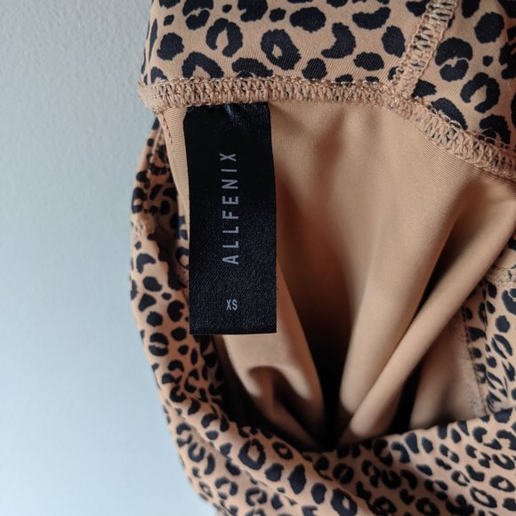 ALLFENIX | Cheetah Sand 7/8 Legging Size XS - Picture 9 of 10